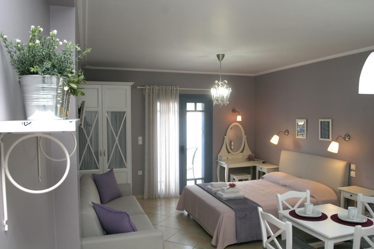 Boutique Hotel Iasmos Trizonía エクステリア 写真