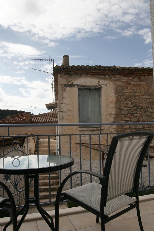 Boutique Hotel Iasmos Trizonía エクステリア 写真