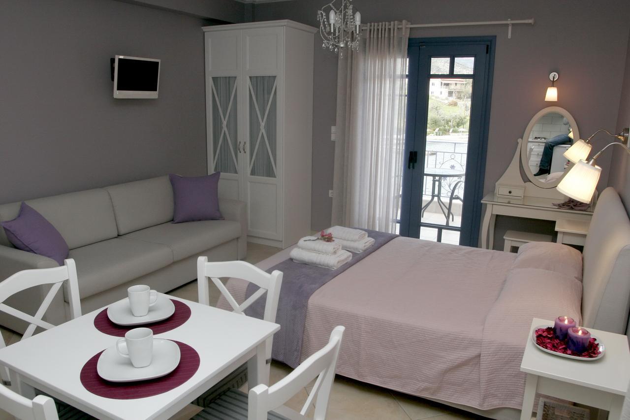 Boutique Hotel Iasmos Trizonía エクステリア 写真